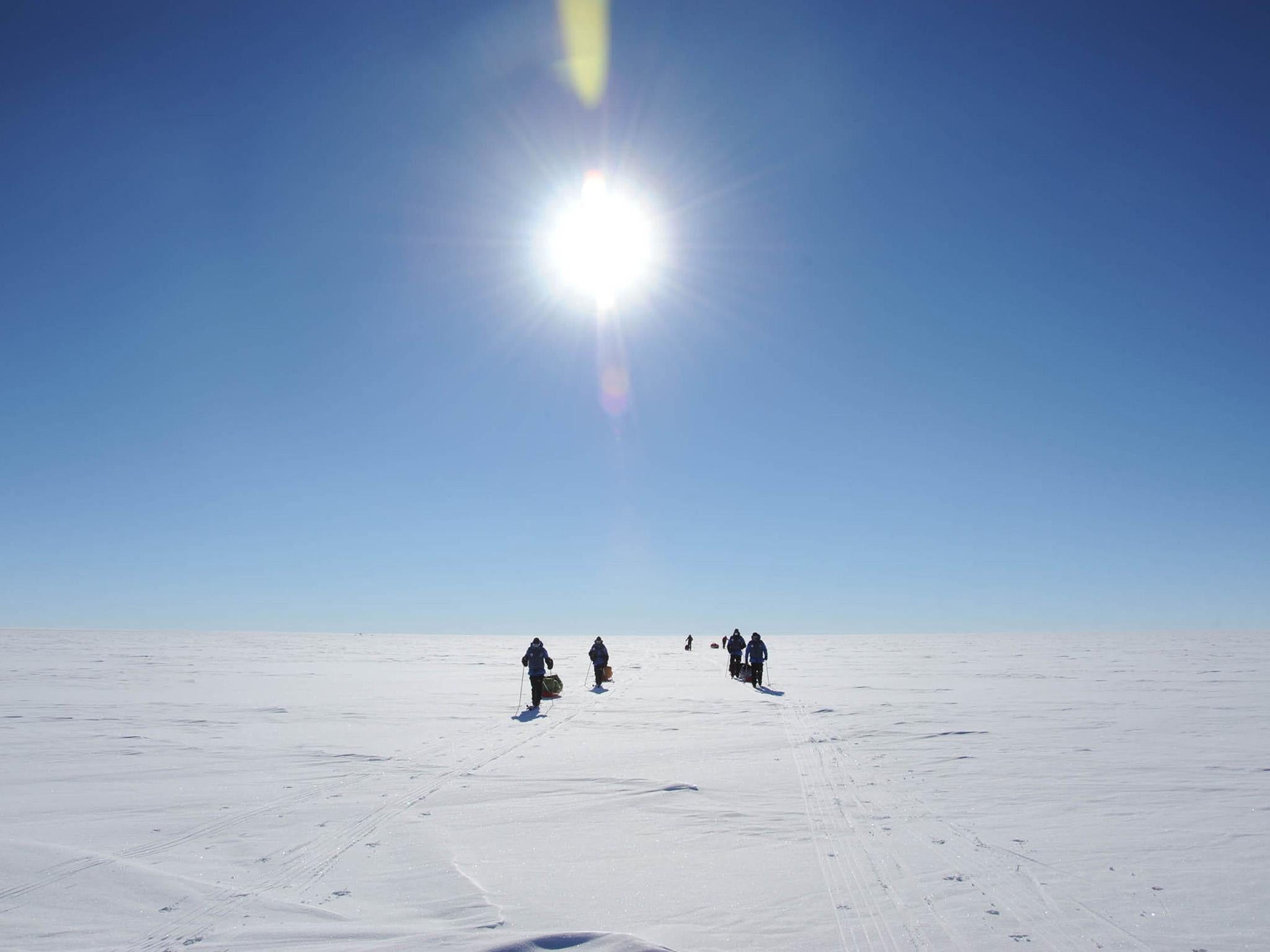 A team makes its way to the South Pole