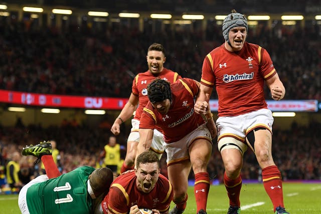 George North crashes over for Wales' first try