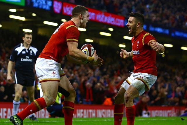 George North celebrates with Rhys Webb after scoring his side's second try