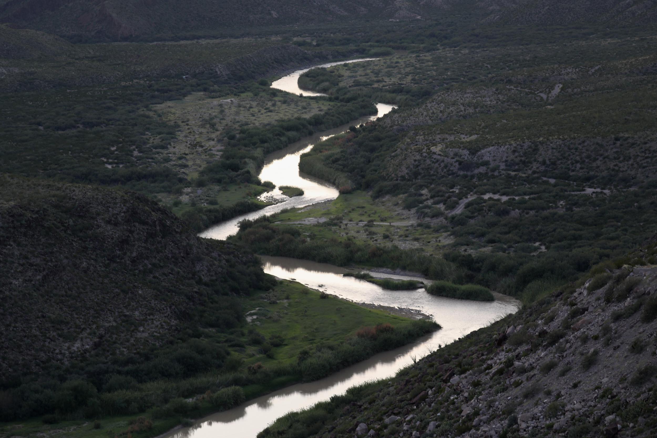 The Rio Grande forms a 1000-mile border between the US and Mexico. But it’ll take some engineering to build a wall along it