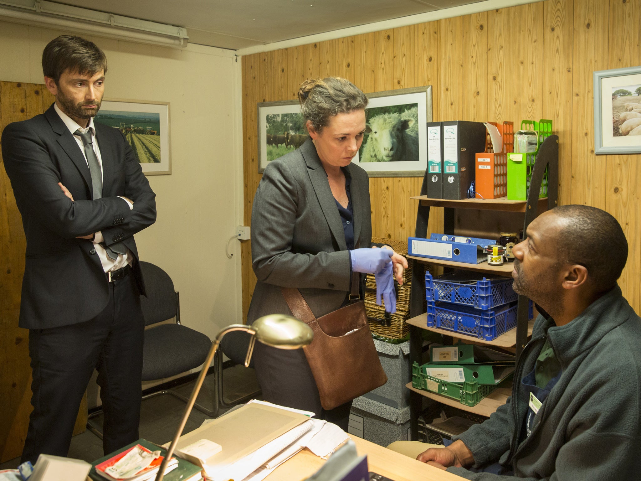 DI Hardy (David Tennant) and DS Miller (Olivia Colman) question Ed Burnett (Lenny Henry) as they got no closer to finding Trish Winterman's attacker