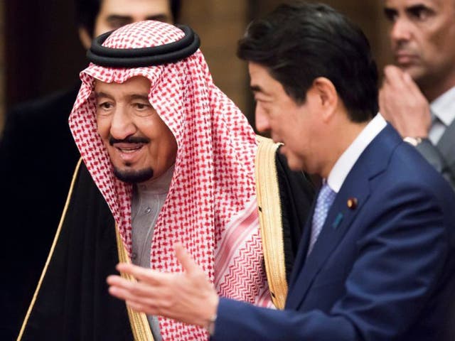 Saudi Arabia King Salman bin Abdul-aziz al Saud (left) with Japanese Prime Minister Shinzo Abe at a banquet at Mr Abe's official residence in Tokyo