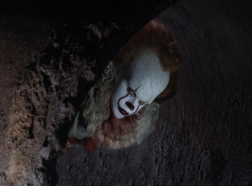 It: Image of Pennywise from Stephen King adaptation is nightmare fuel ...