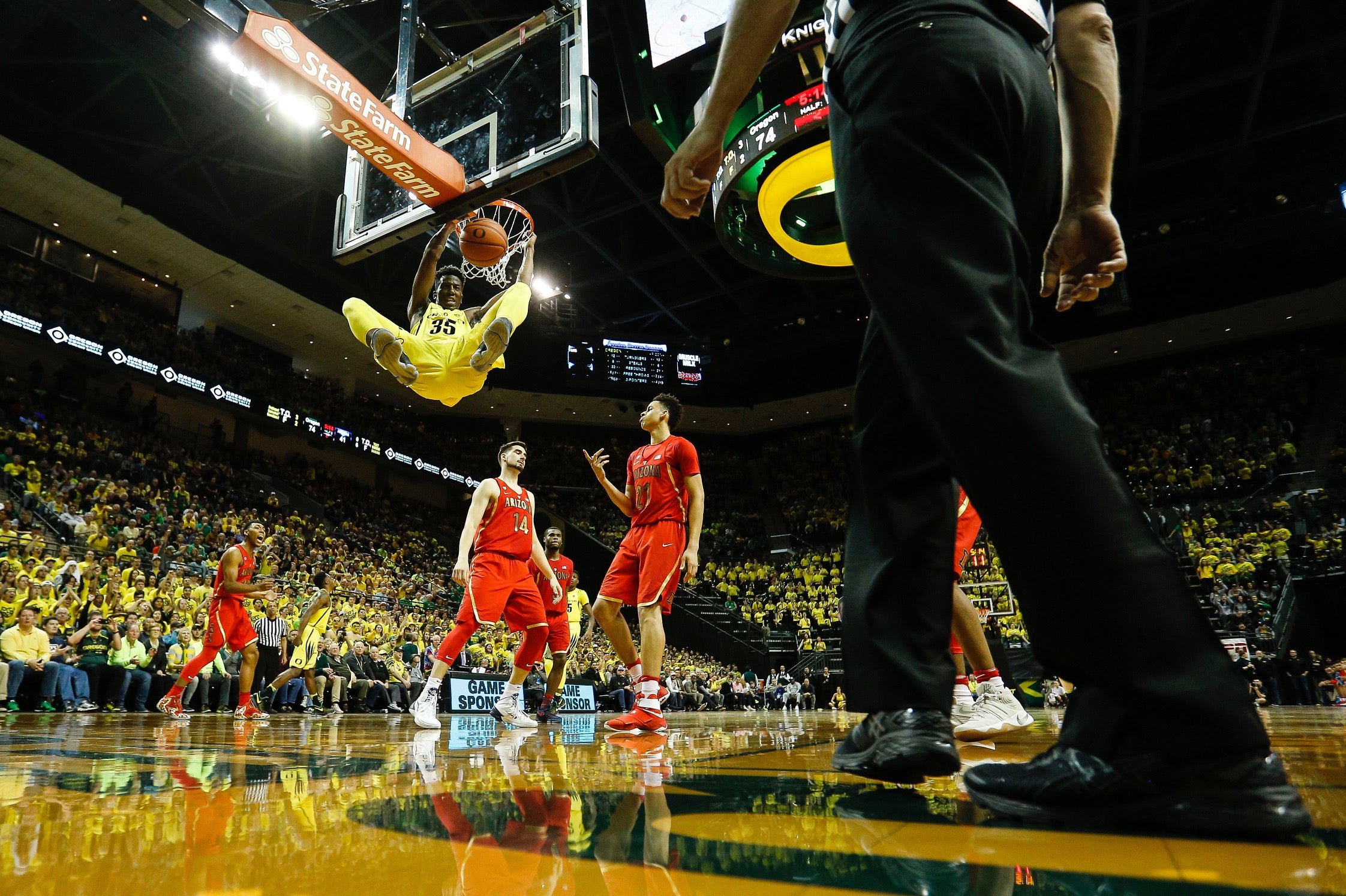 Bigby-Williams completes a slam dunk for Oregon University