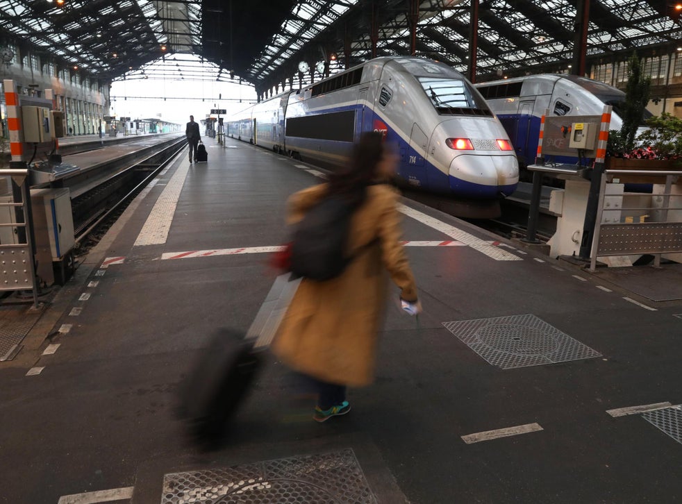 Gare De Lyon Closed Major Paris Rail Station To Shut For Weekend To Dismay Of Skiers The Independent The Independent