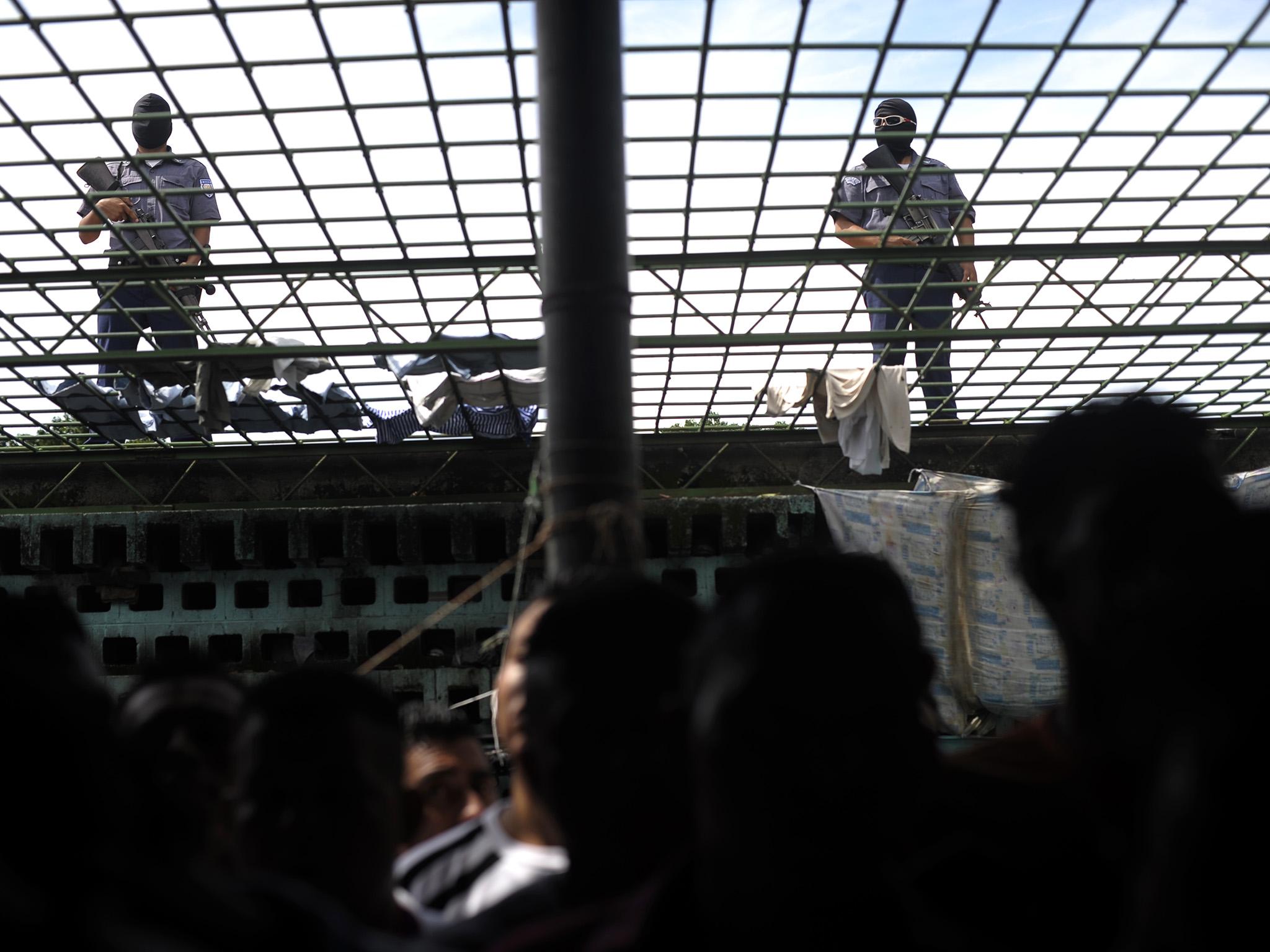 At least 25 inmates died in Salvadoran police holding cells between January and June 2016