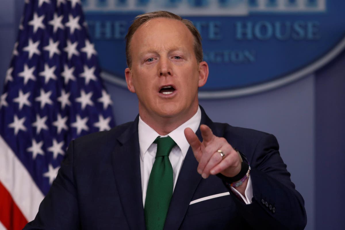 sean-spicer-attacks-new-york-times-for-made-up-story-criticising