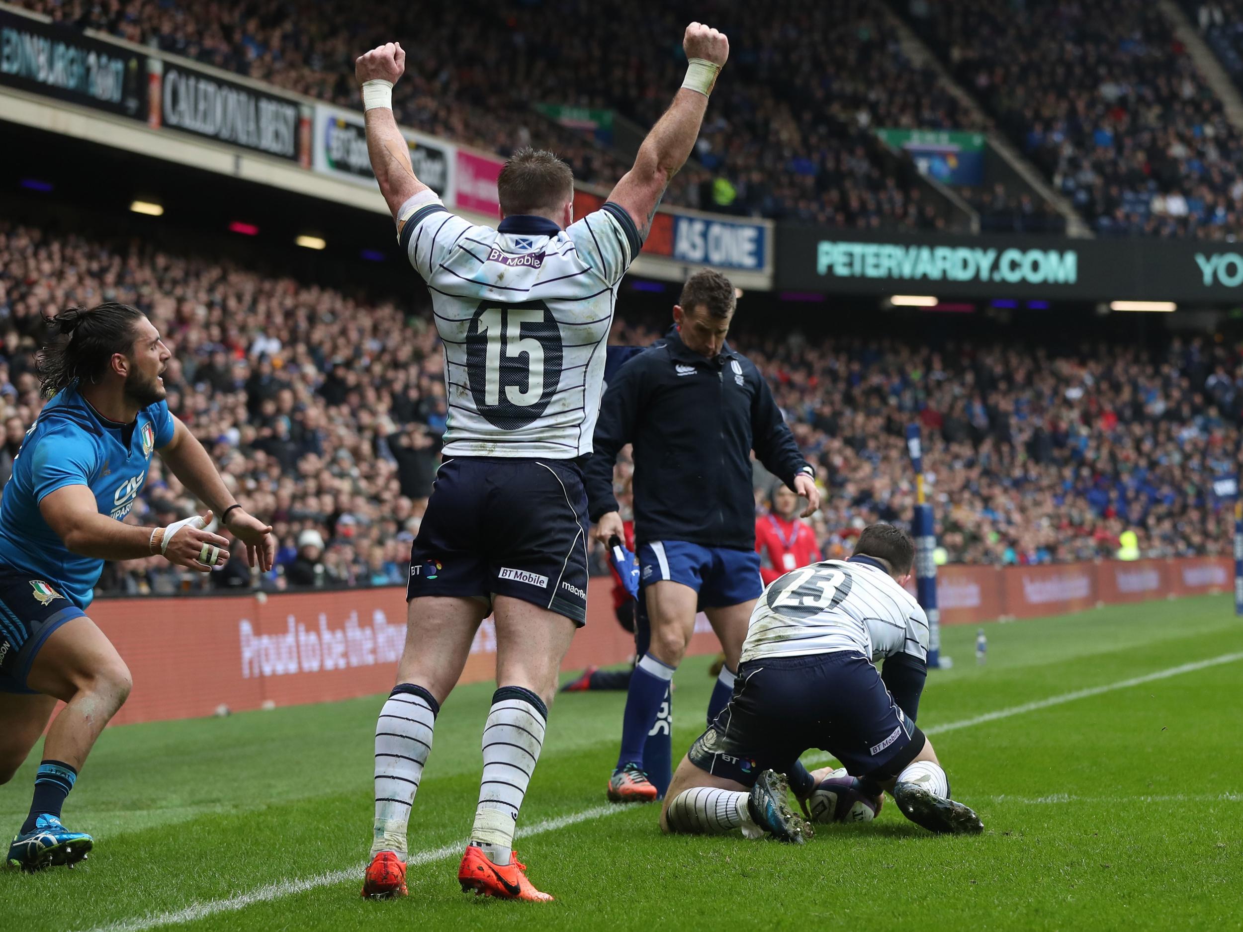 Stuart Hogg celebrates Matt Scott's try