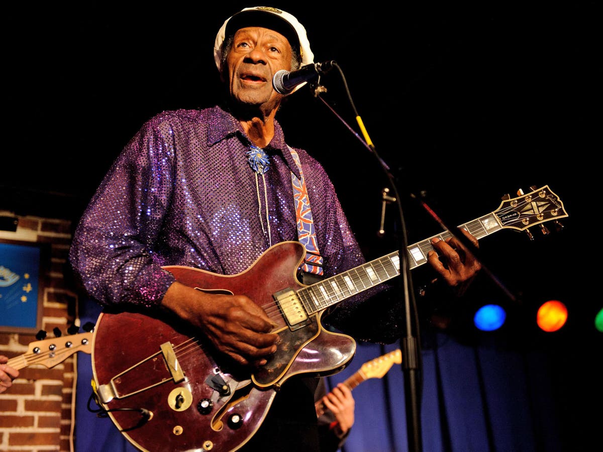 Rock and roll legend Chuck Berry dies aged 90 | The Independent | The ...