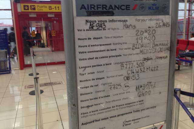 Packing them in: check-in notice for Air France flight to Paris at Havana airport, showing a full load of 468 passengers