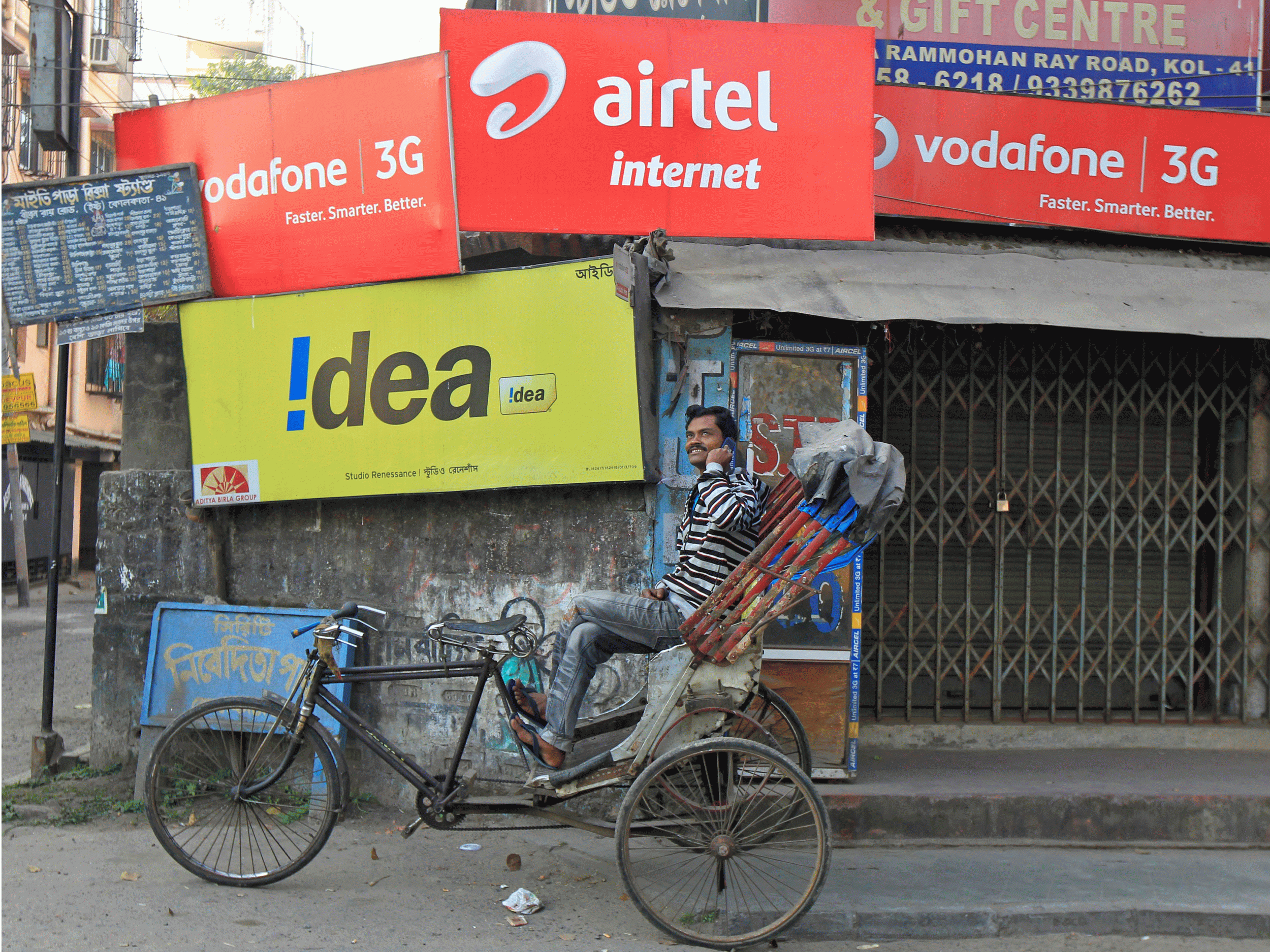 Vodafone and Idea Cellular to create India's biggest telecoms group 