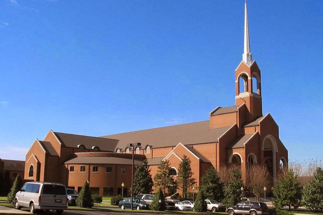 An image of Briarwood Presbyterian Church in 2014.