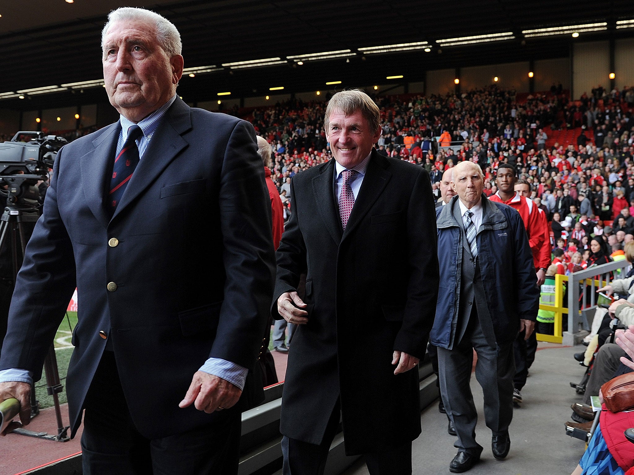 Moran (right) became Liverpool's caretaker manager when Kenny Dalglish (centre) left in 1991