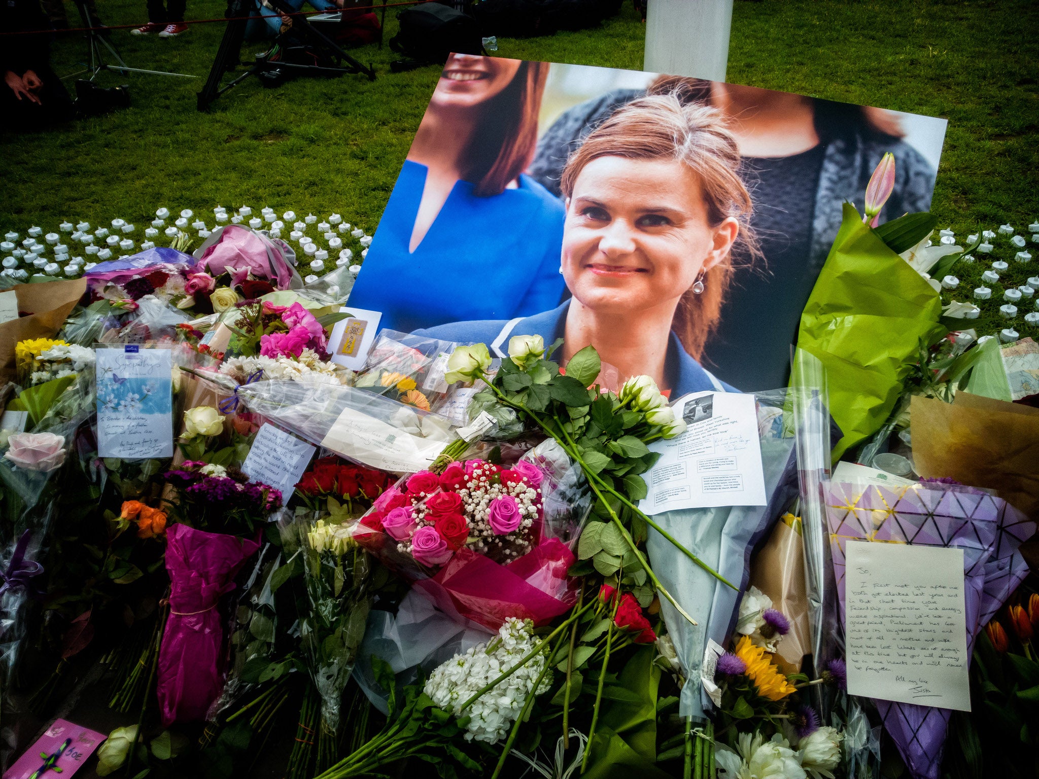 Tributes to murdered MP Jo Cox