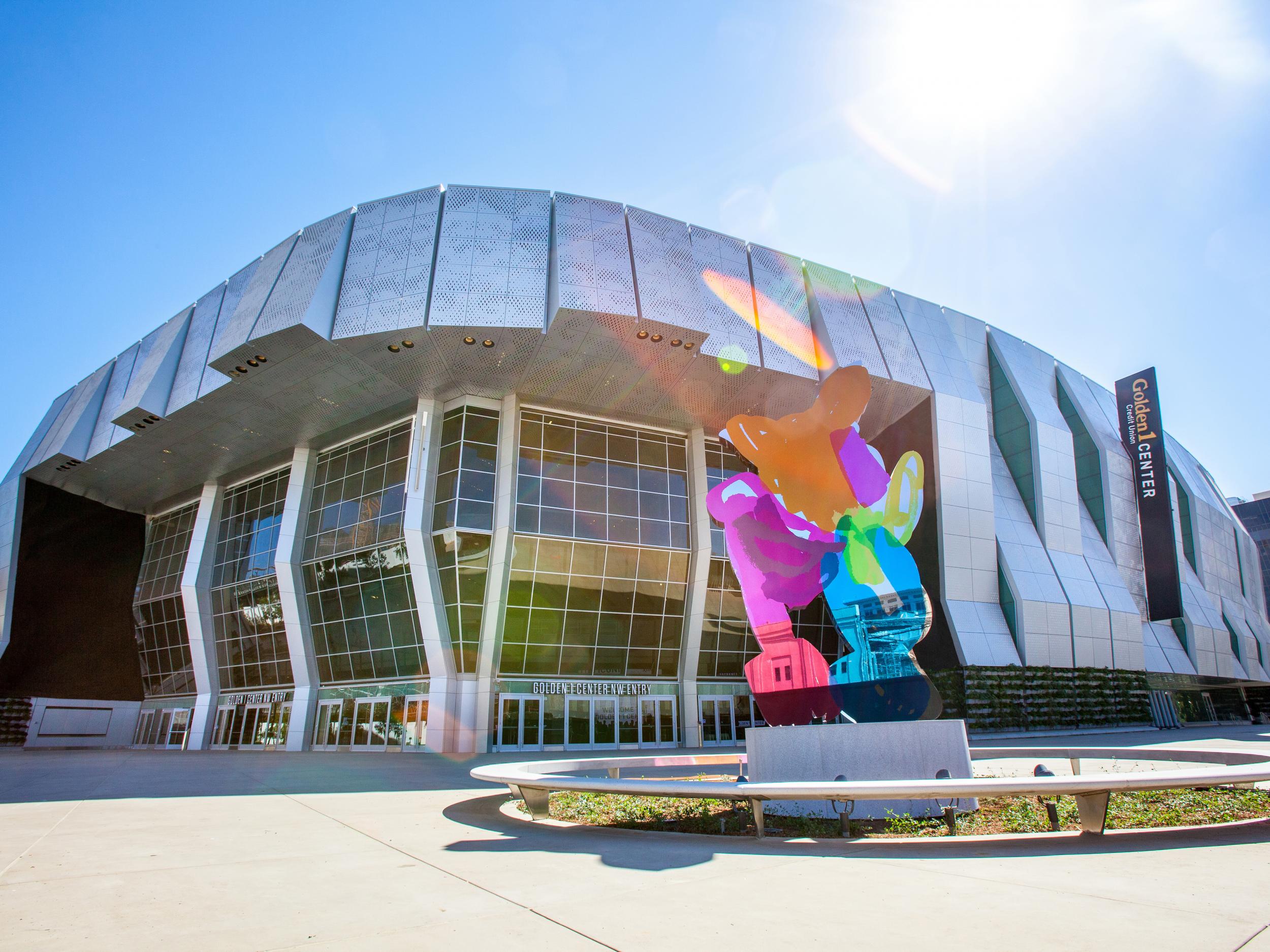 The stadium is completely fueled by solar power (Golden 1 Center )