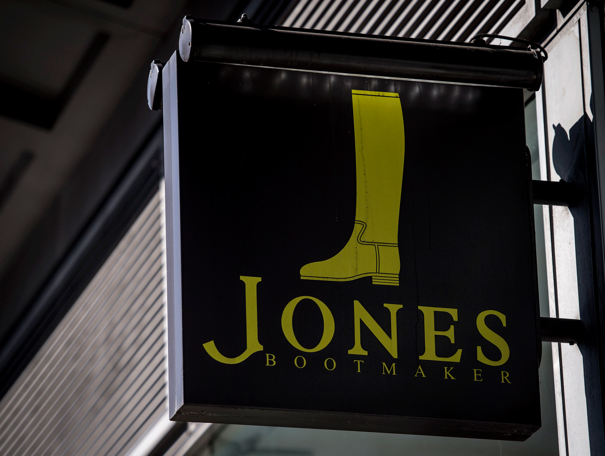 jones bootmaker bugatti