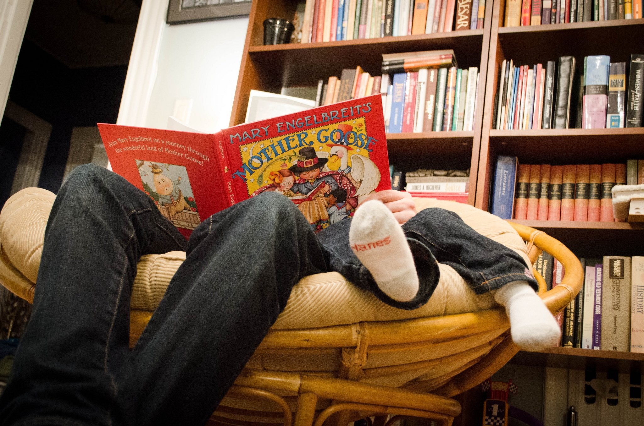 Children who read and write in their free time are happier than their peers