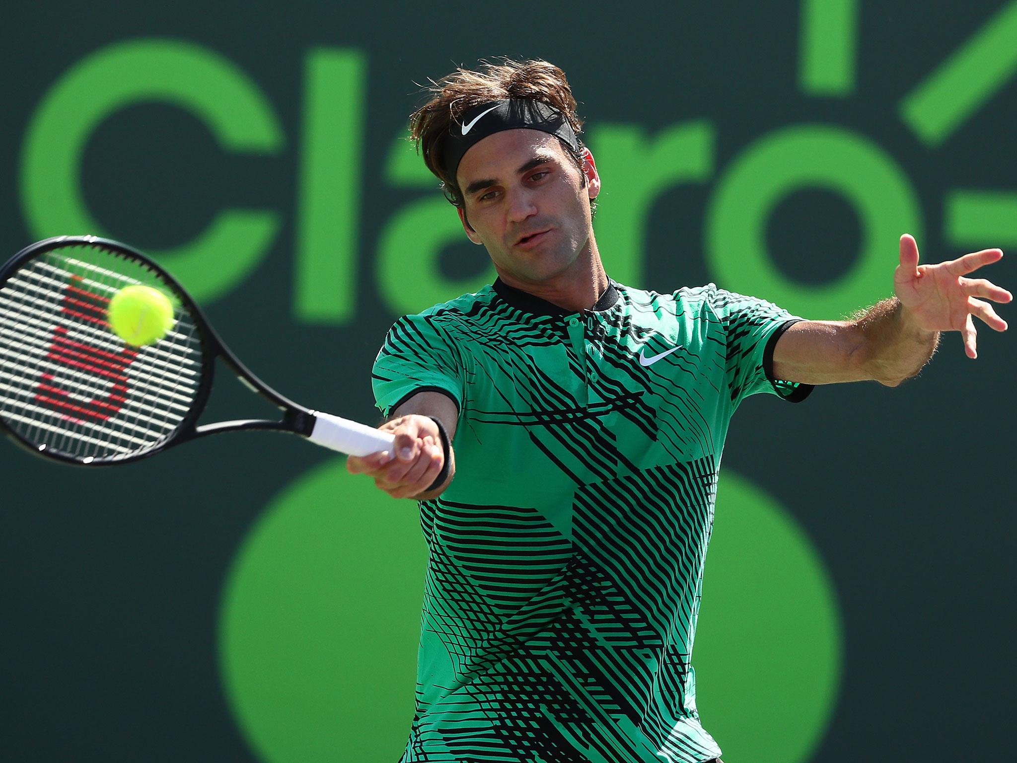 Roger Federer beat Juan Martin del Potro to reach the fourth round of the Miami Open