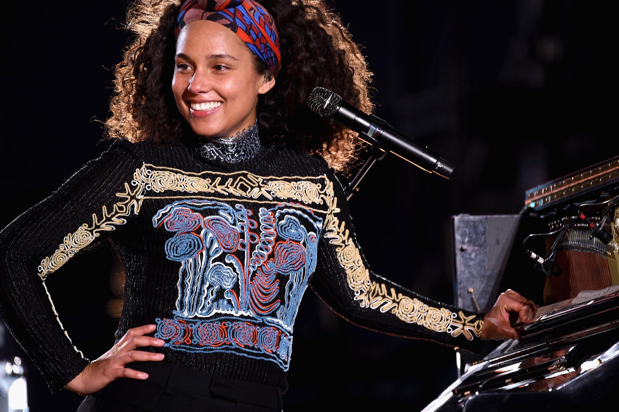 Alicia Keys performing in Times Square