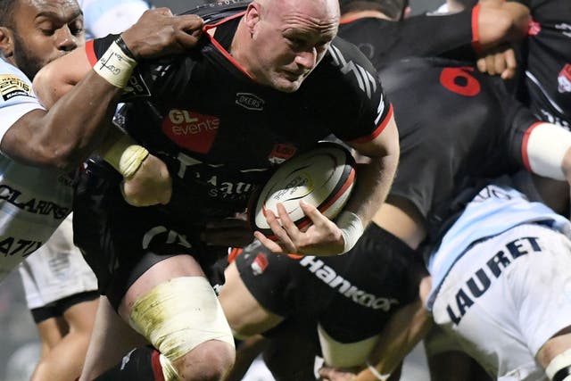 Carl Fearns could stay at Lyon despite signing a deal to leave for Gloucester next season