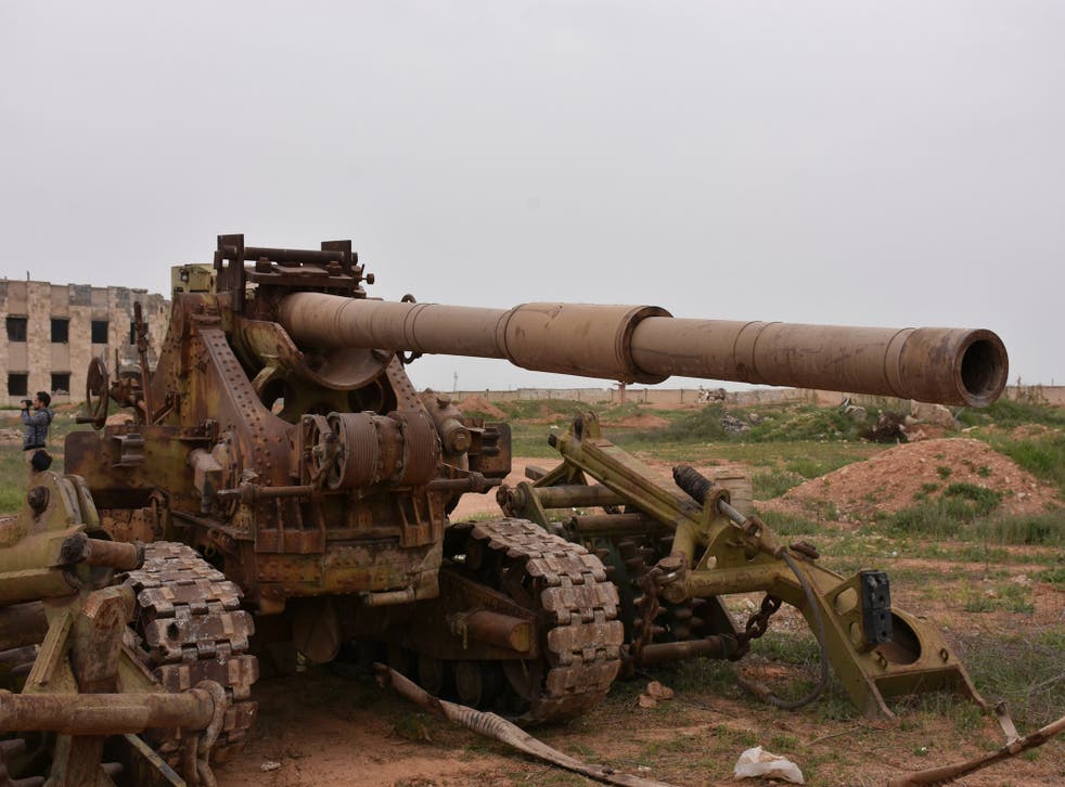 Isis fled Deir Hafer so fast it was forced to leave behind this bizarre artillery, consisting of what appears to be a T-62 tank barrel welded onto a French WW2 chassis