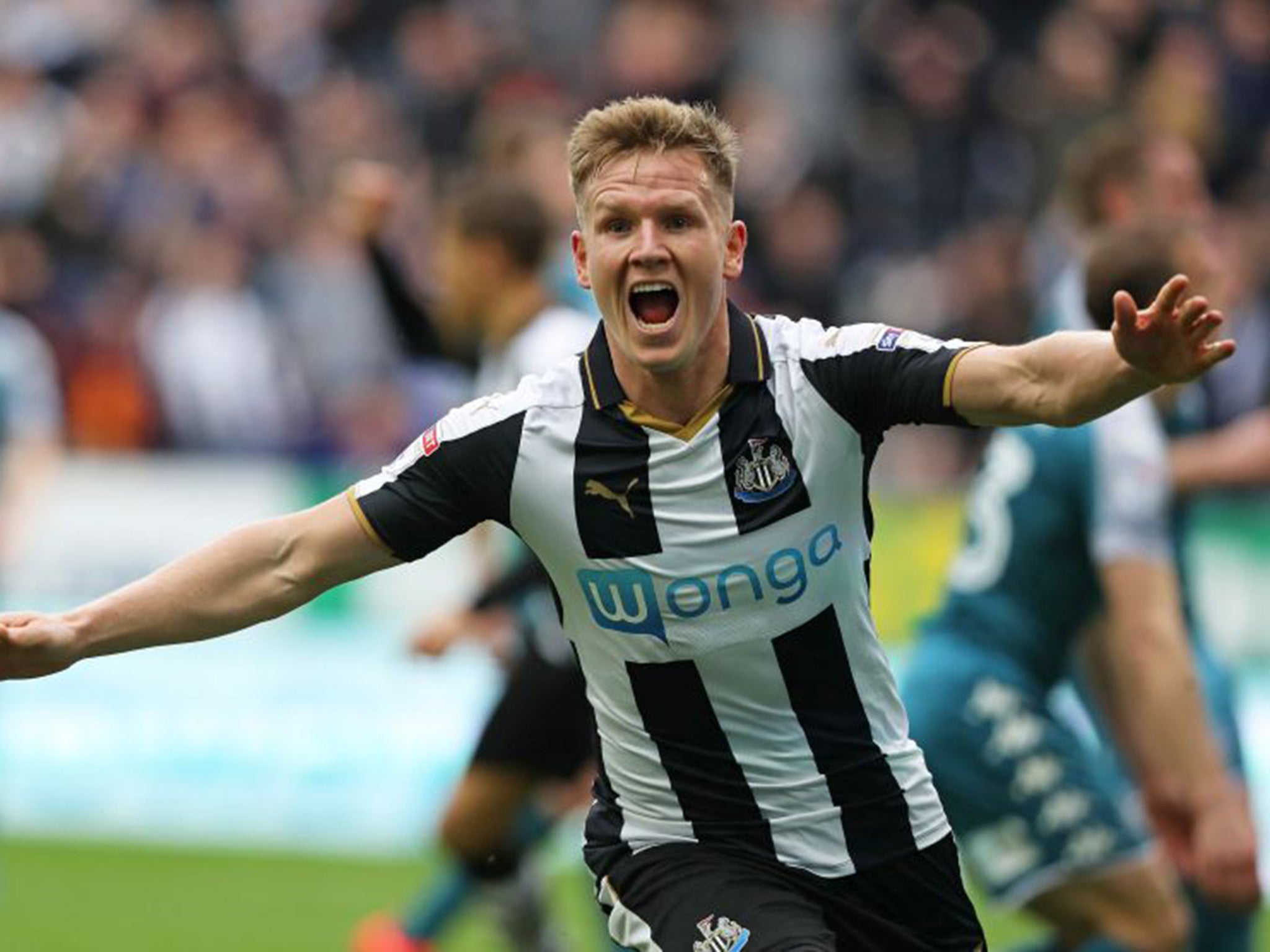 Ritchie restored Newcastle's lead to edge Benitez's side closer to promotion
