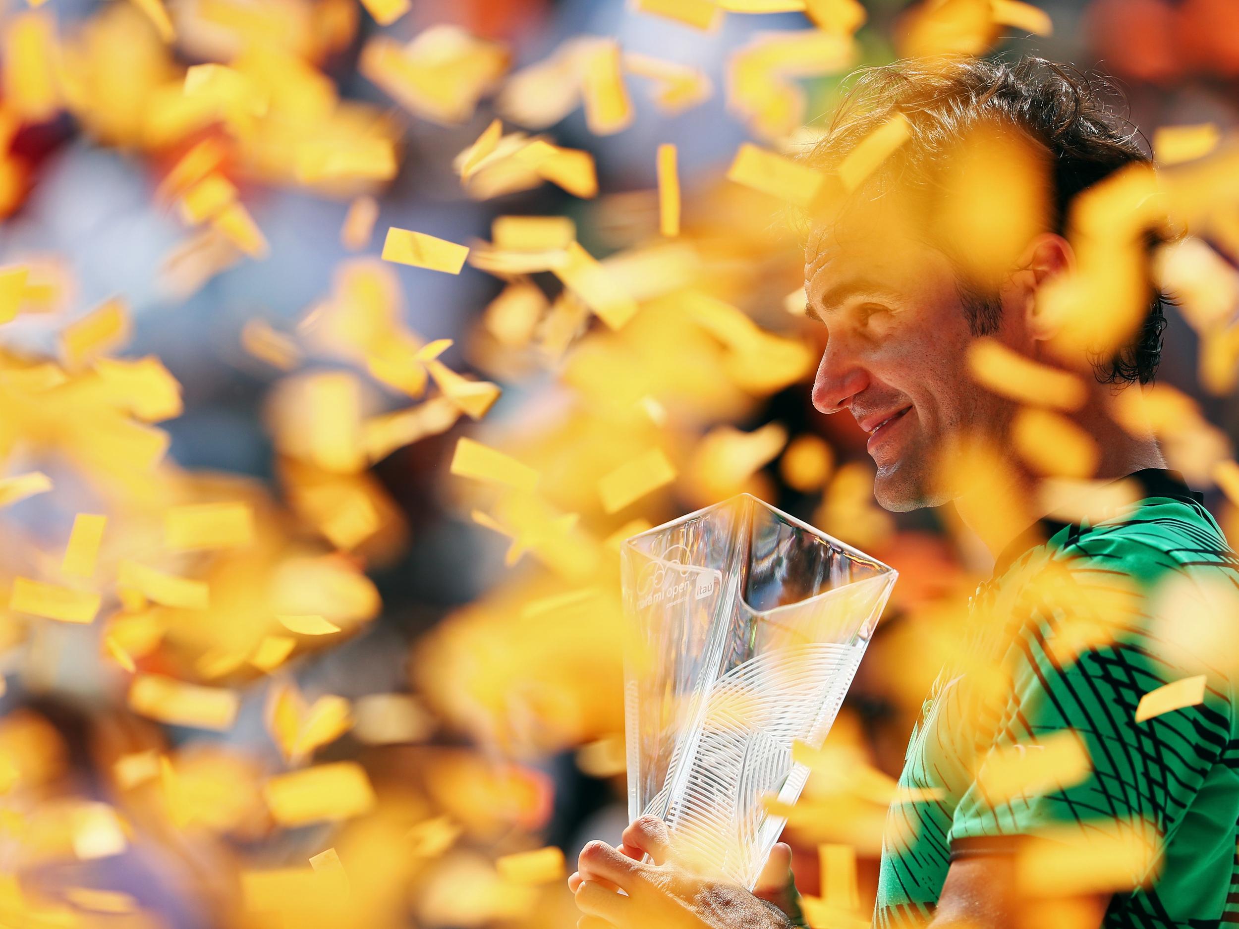 Roger Federer denied Rafael Nadal a first Miami Open title as he powered his way to a straight-sets victory in Sunday's final.