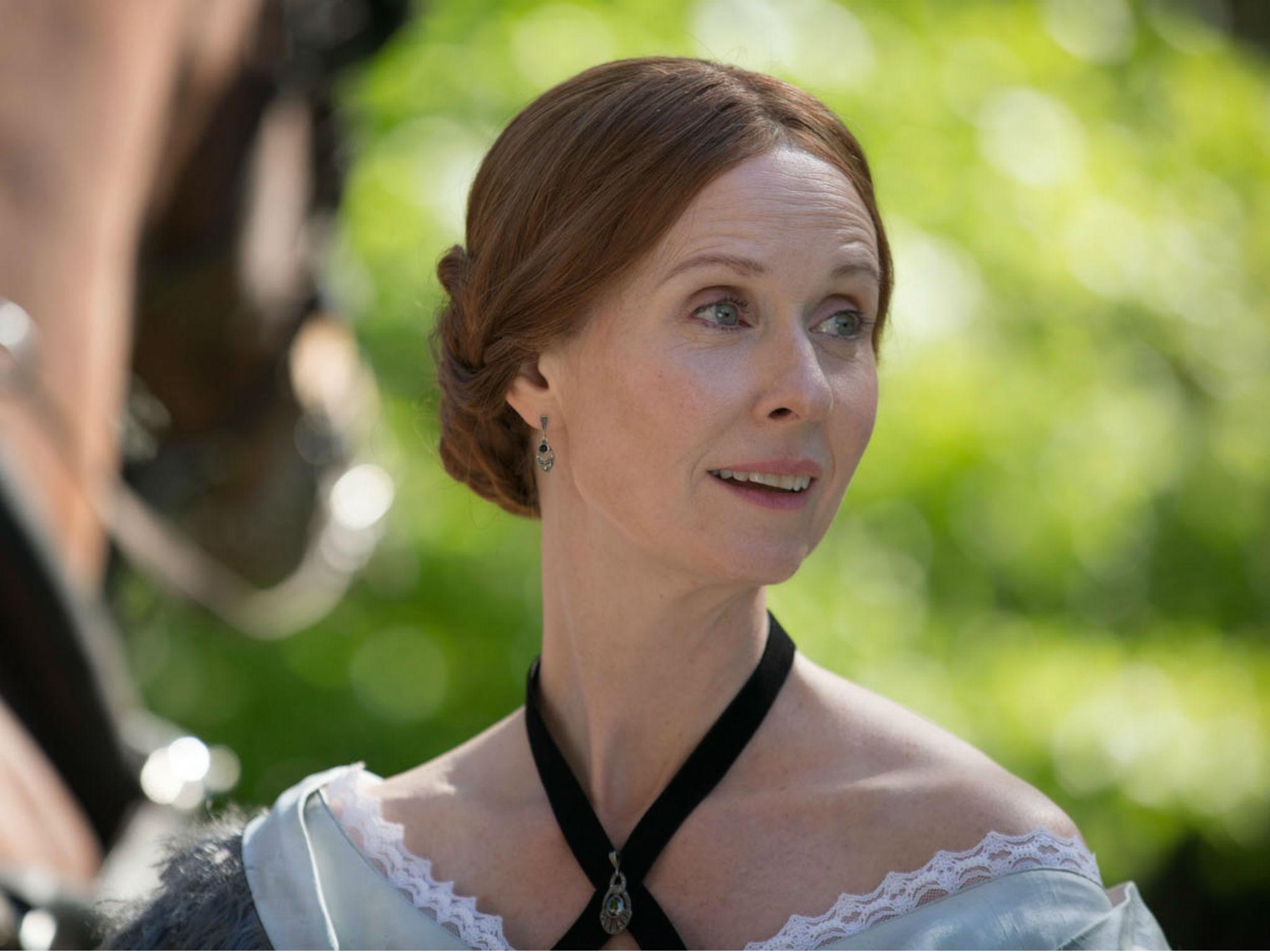 'Sex and the City' actress Cynthia Nixon plays the poet Emily Dickinson in 'A Quiet Passion'