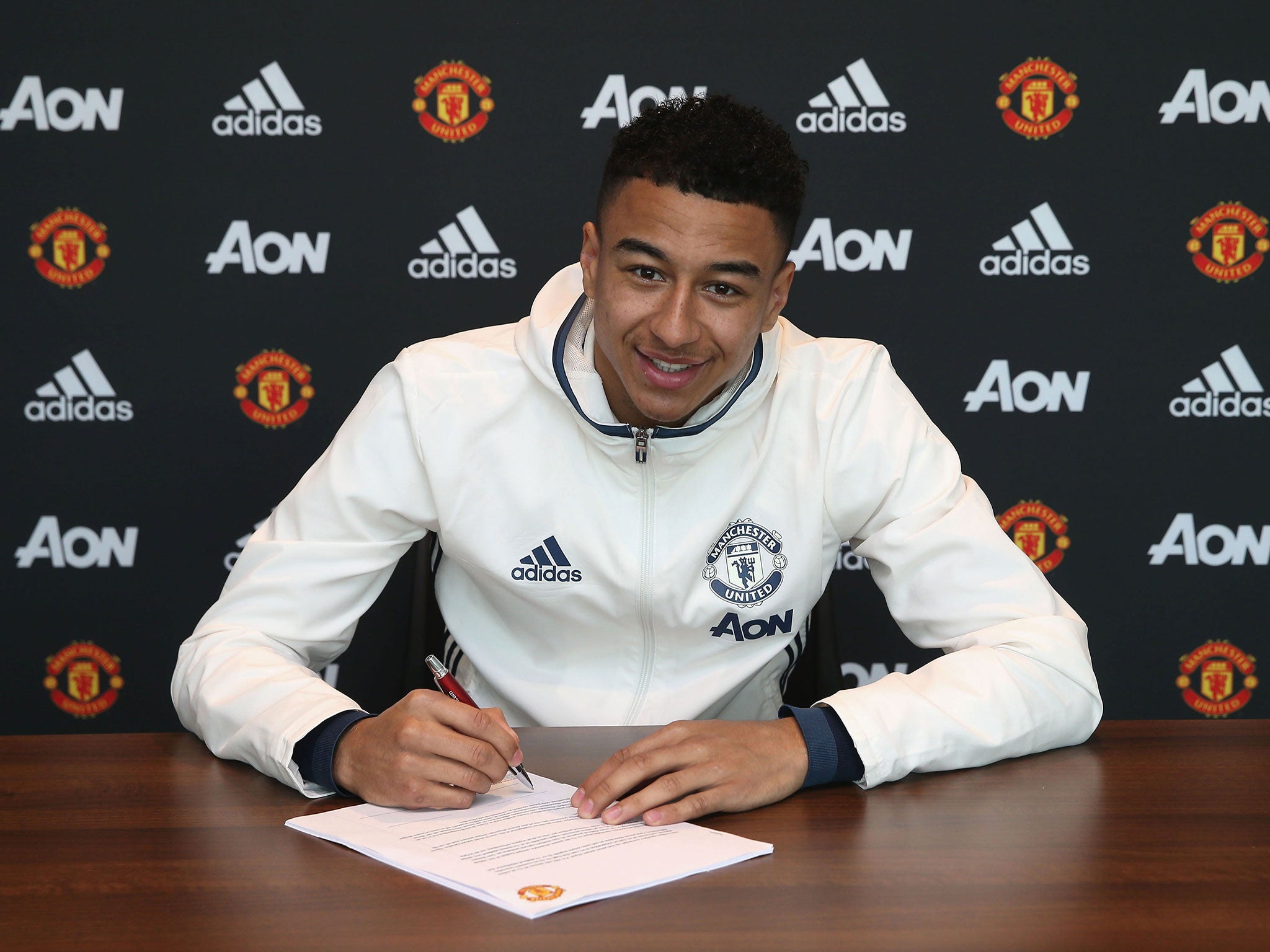 Lingard has put pen to paper on a new contract