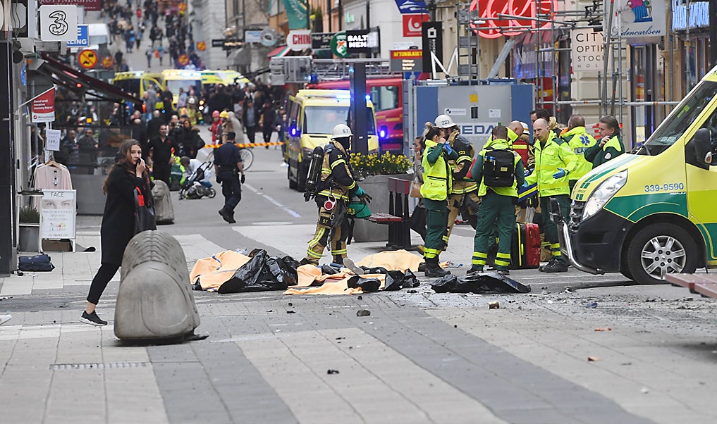 Sweden Attack Video Shows Horror After Lorry Ploughs Into Stockholm   Lorry Stockholm Splash 