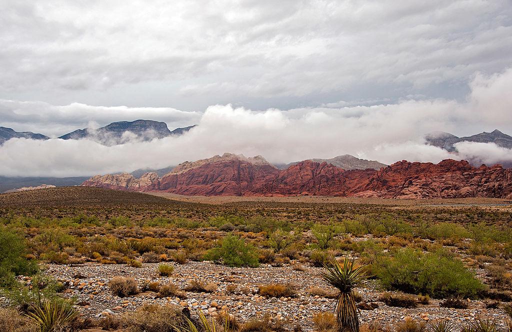 Red Rock Canyon’s petrified sand dunes are surely better than dancing fountains (Getty)