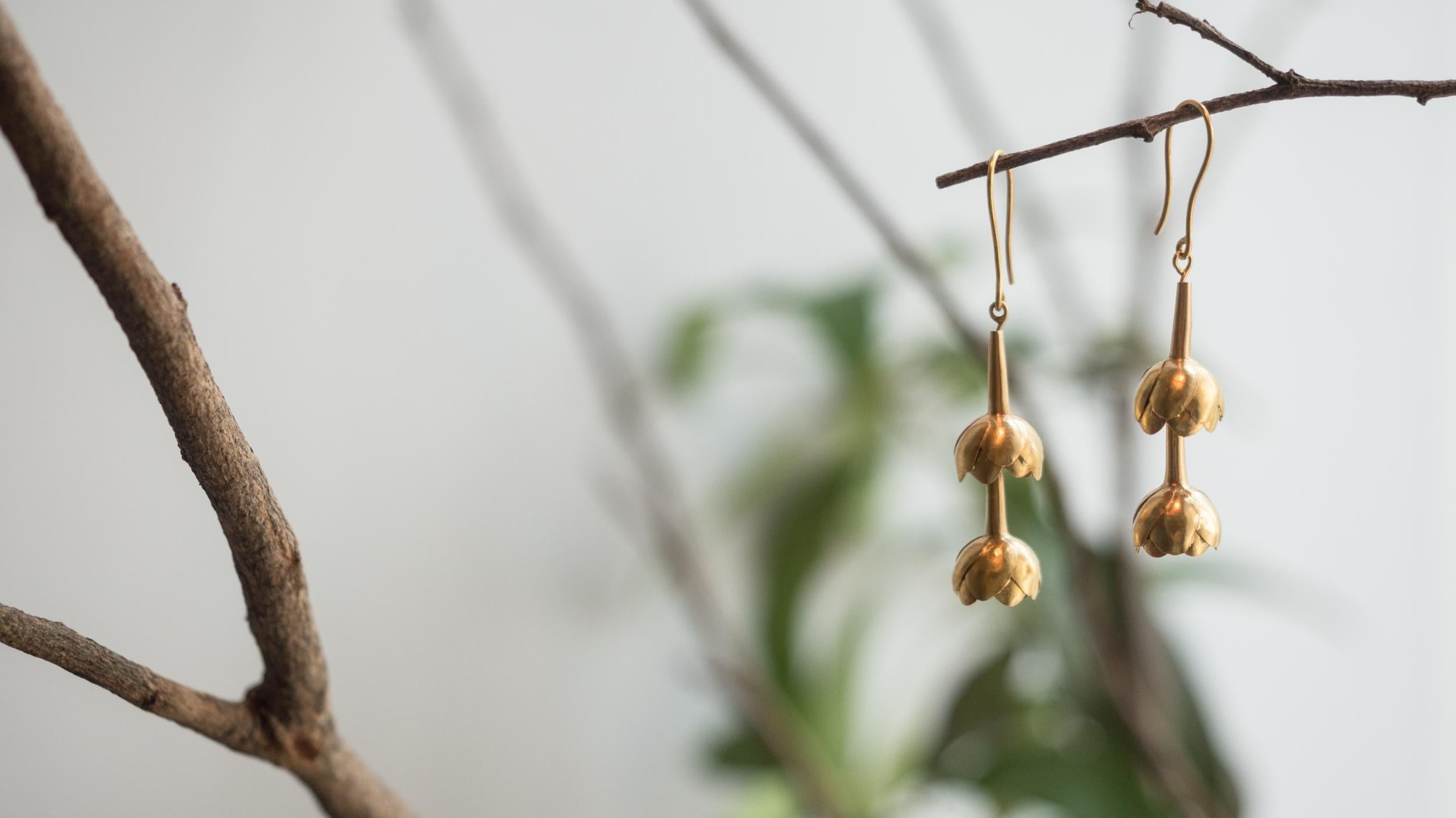 Shelling out: Burmese artisans use seashells to cast gold