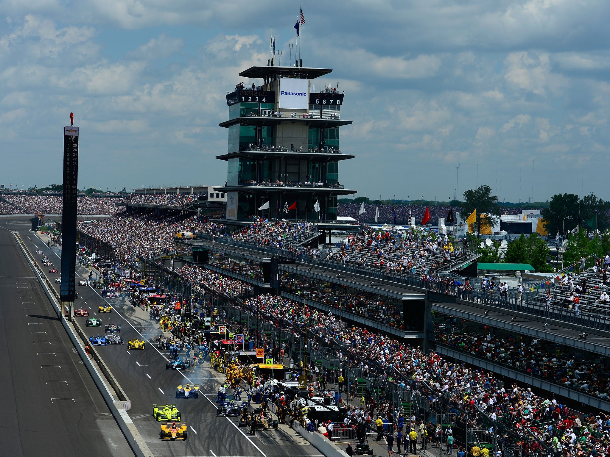 Last year's race under way at the Indianapolis Motorspeedway