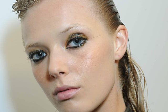 Greasy lids serve up a fine line between perfectly polished and downright grungy - Altuzarra SS17