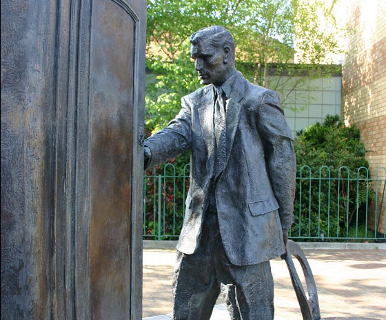 Statue of CS Lewis, and the wardrobe from his Narnia books