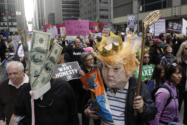 Demonstrators in New York demand Donald Trump release his tax returns
