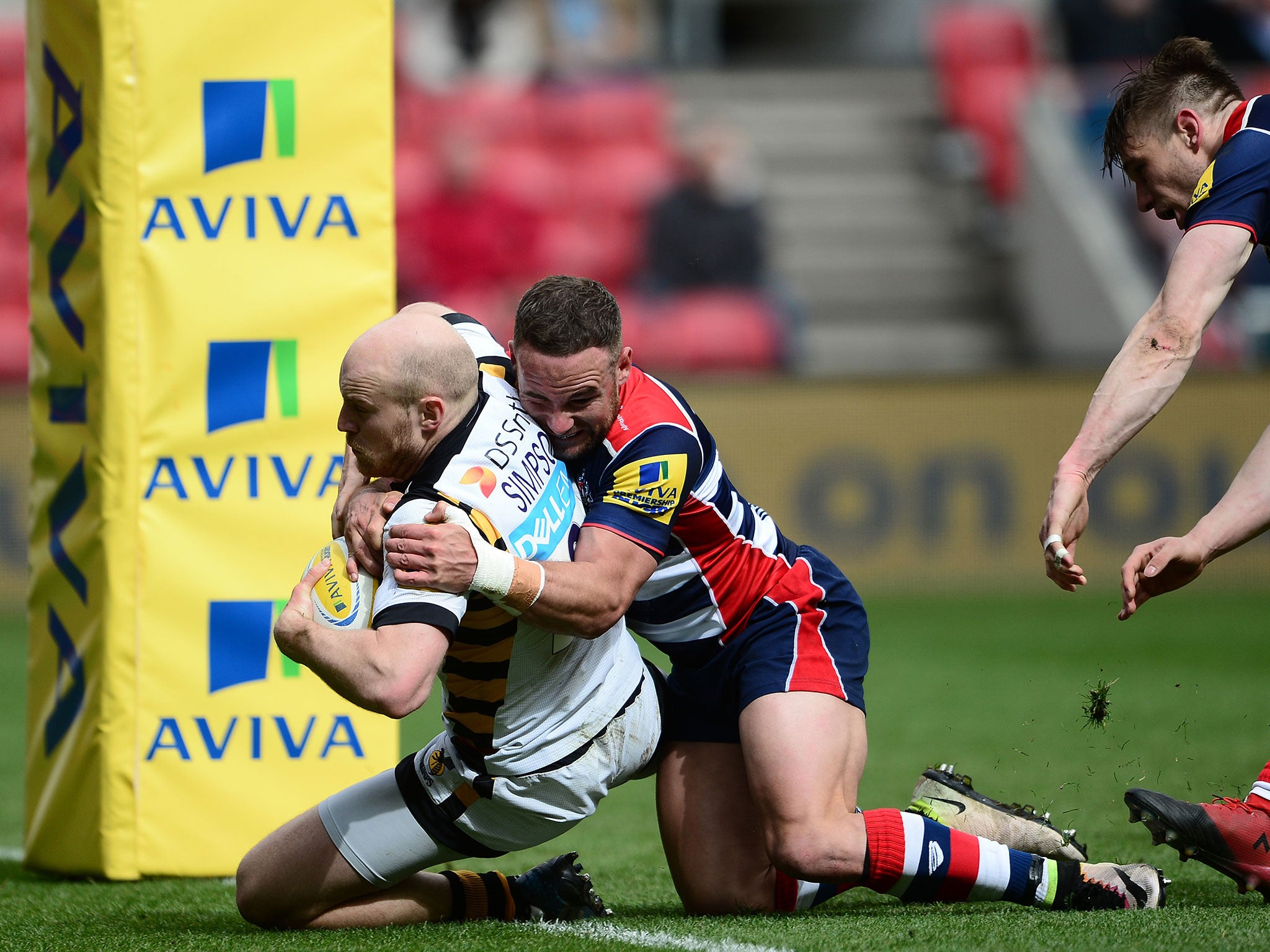 Joe Simpson of Wasps goes over for his side's third