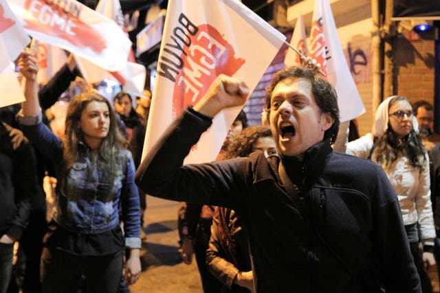 Protests against the results of the referendum in Istanbul, which voted "No"