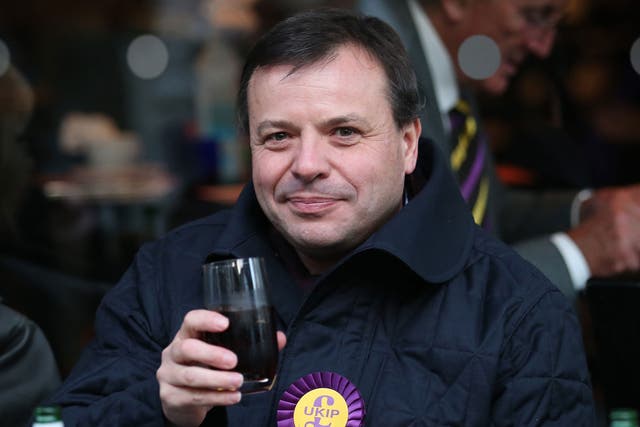 Ukip donor Arron Banks will stand against Douglas Carswell in his Essex seat