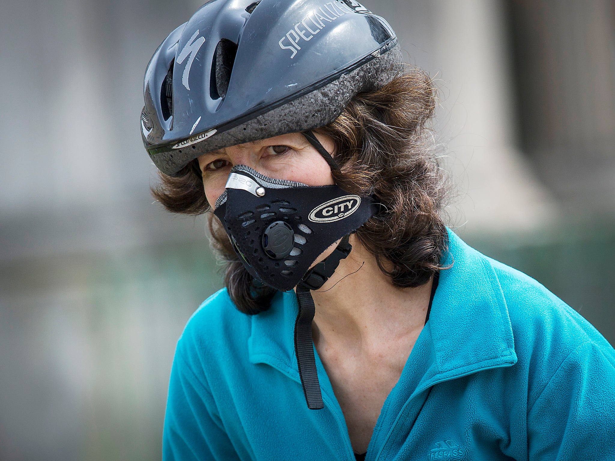 Cyclists bear the brunt of lax rules on air pollution (Getty)