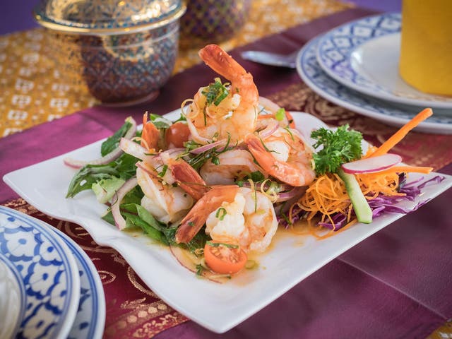 Garnish with fresh coriander and the julienne slices of chilli