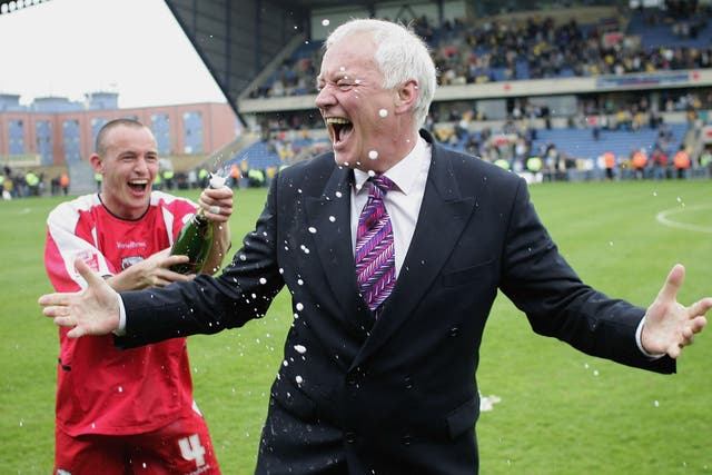 Hearn celebrating promotion from Coca-Cola Division 2 in 2006