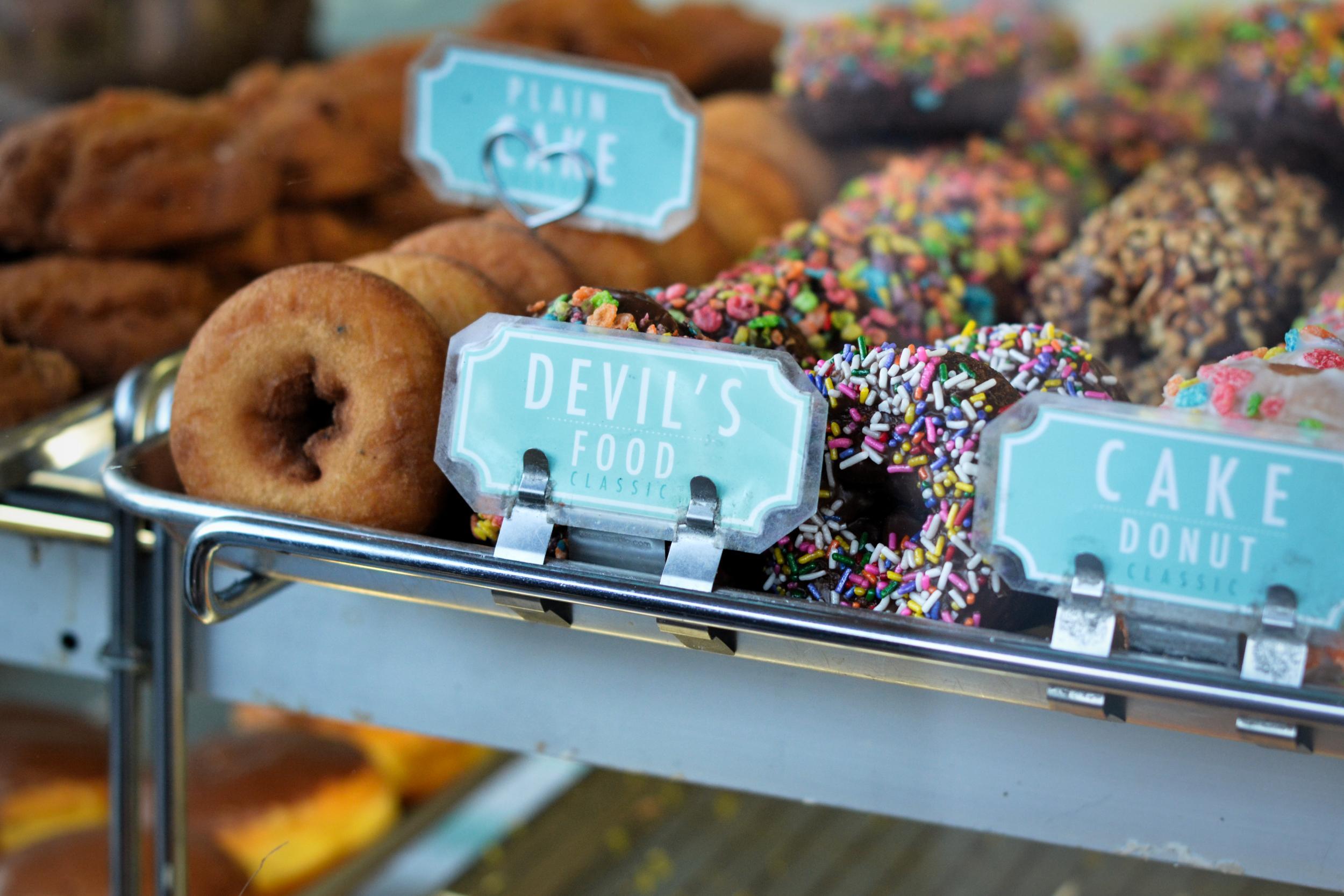 Fill that hole: soaking up the night's booze at California Donuts