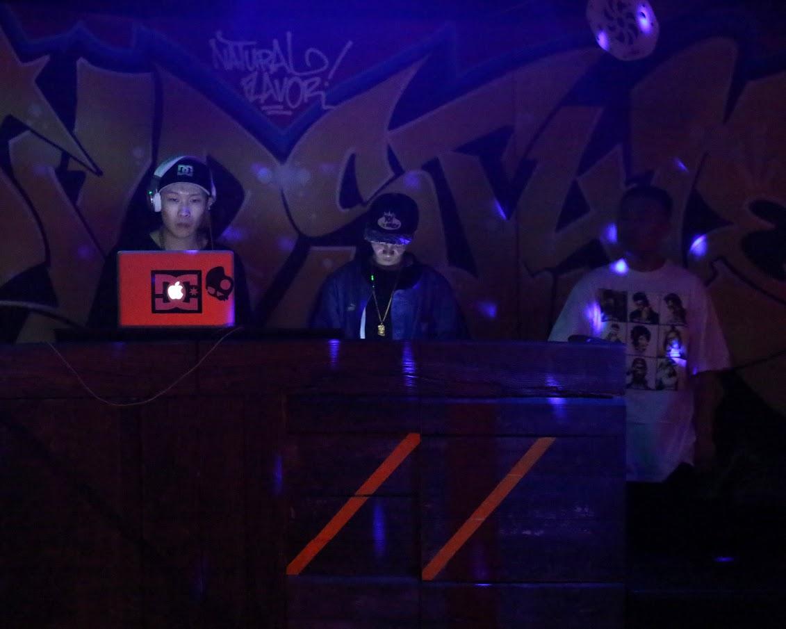 Nasty Ray (middle) on the decks with his Natural Flavour crew