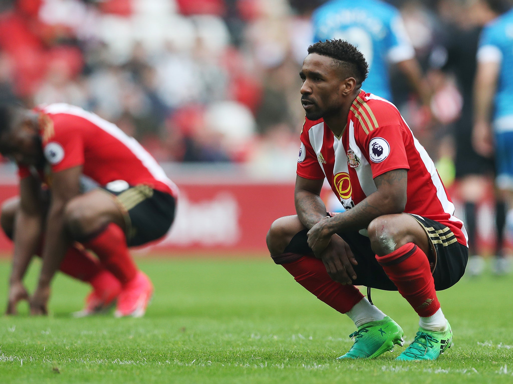Defoe contemplates Sunderland's slip into the second tier