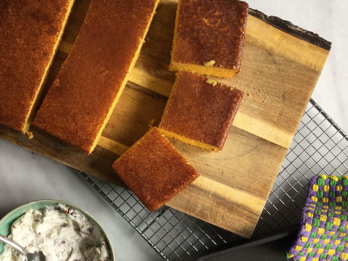 How to make openfaced cornbread sandwiches with honey, pecan and goats