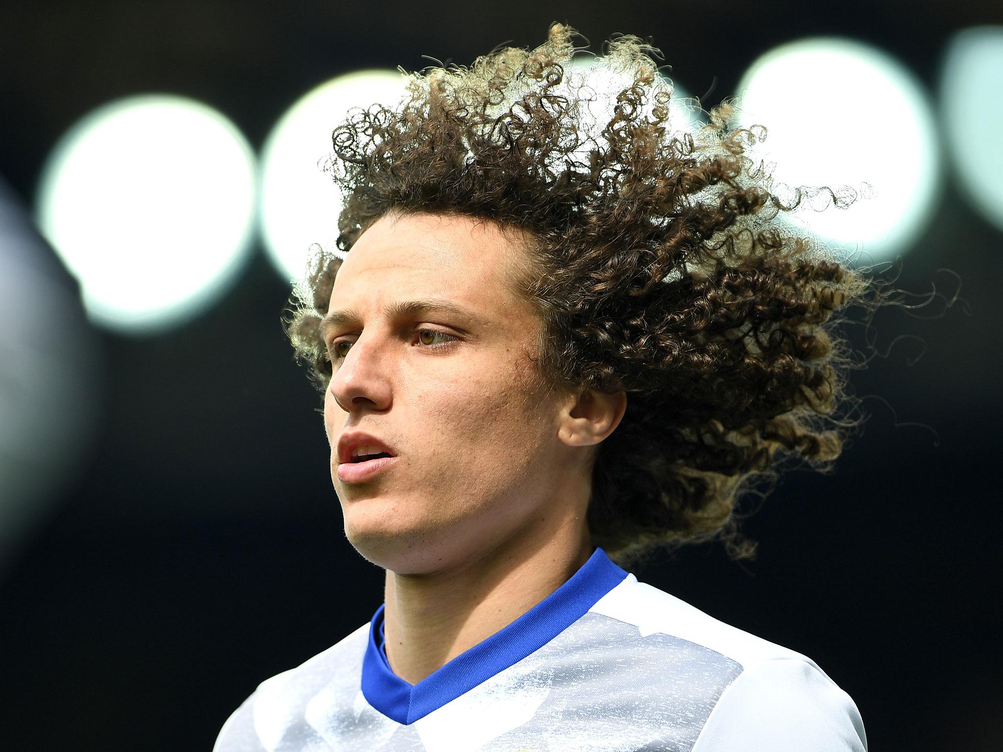 Arsenal defender David Luiz reveals hed get rid of curly locks if he made  move into management  Daily Mail Online