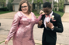 Teen sticks up for girlfriend after people fat-shame her prom photos