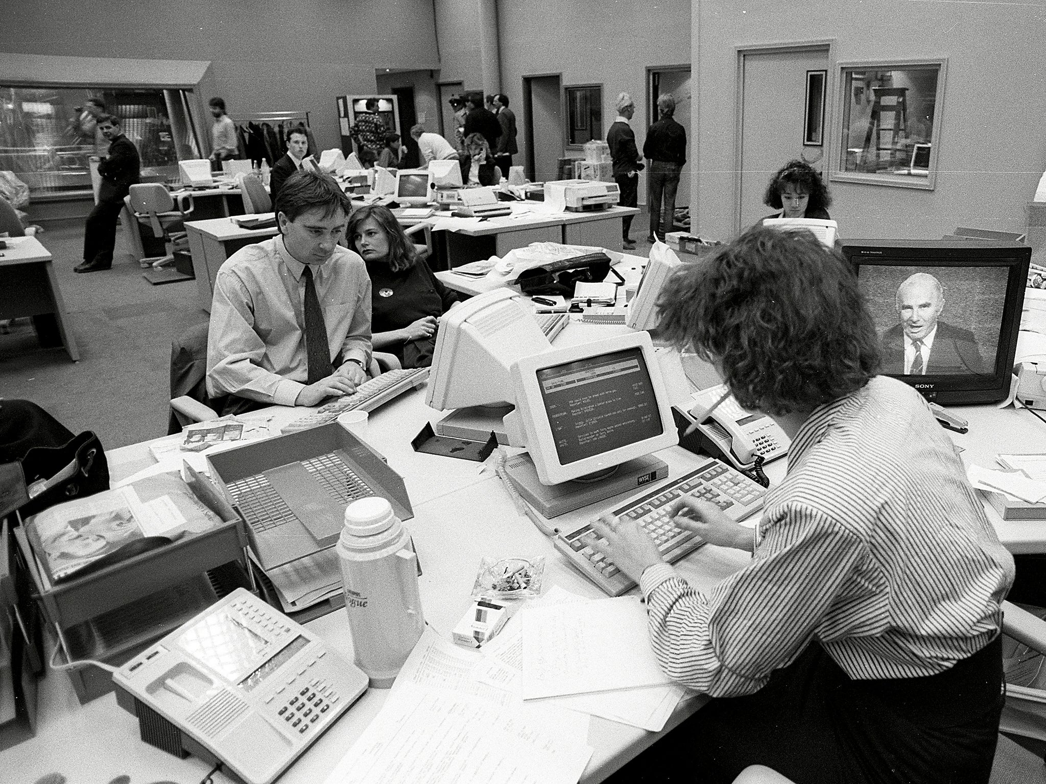 As readers become writers, a newsroom of journalists is becoming a thing of the past