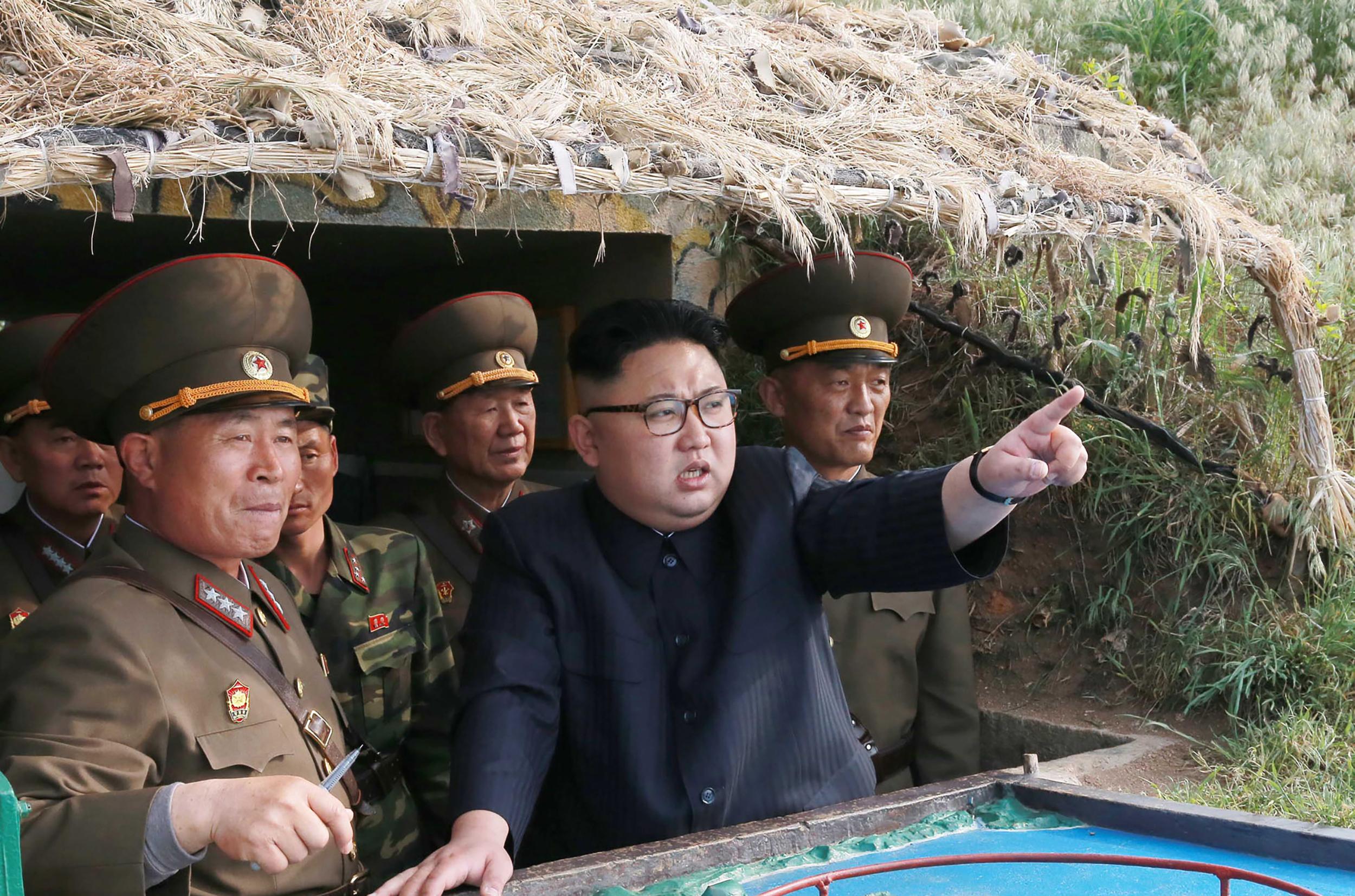 Kim Jong-un inspects the North's defences